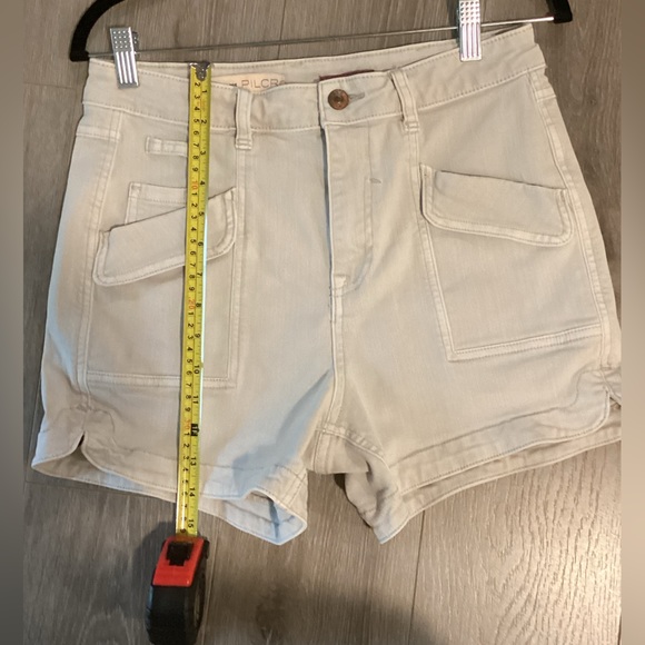 Anthropologie Pilcro Ultra High-Rise Utility Denim Shorts. Size 29. - Picture 8 of 9